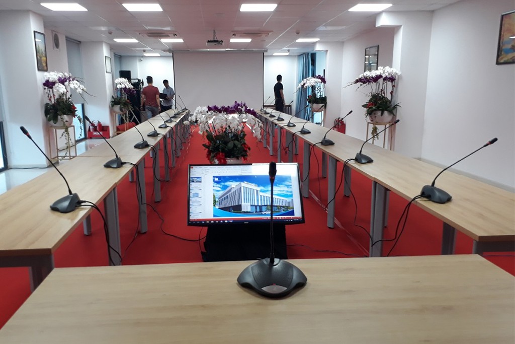 Cho Thuê Micro Cổ Ngỗng Cho Hội Thảo, Hội Nghị Giá Tốt