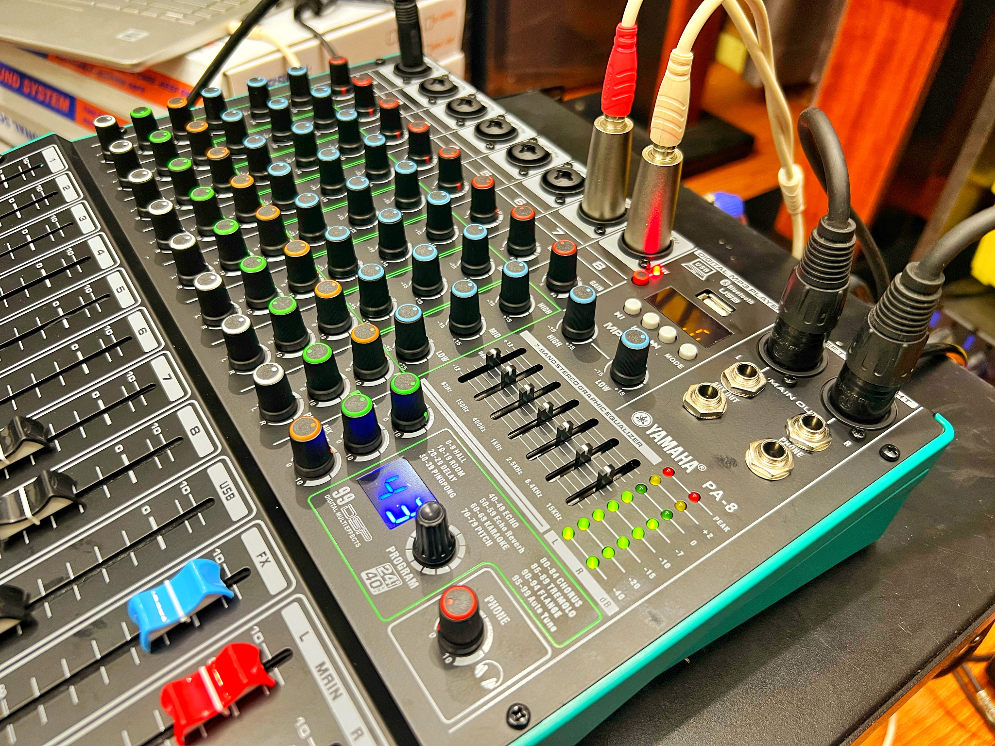 Việt Nam Trường Thịnh là đơn vị uy tín cho thuê bàn mixer chuyên nghiệp