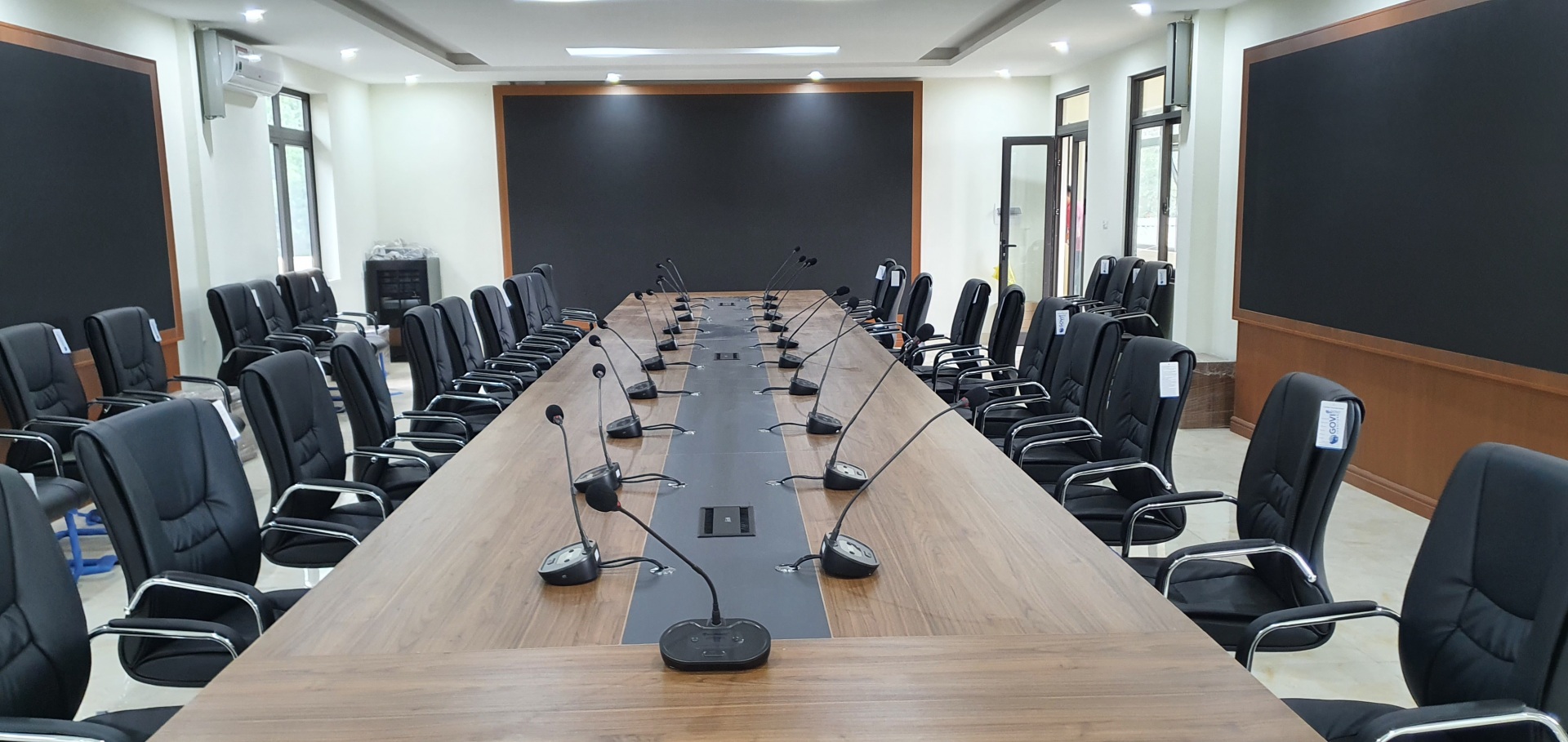 Cho Thuê Thiết Bị Họp Trực Tuyến Giá Tốt Tại TPHCM